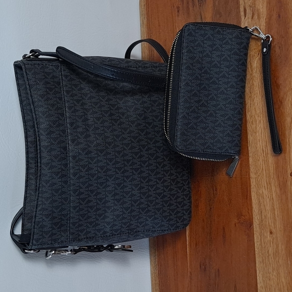 Michael Kors Logo Purse & Wallet Set - Picture 3 of 10